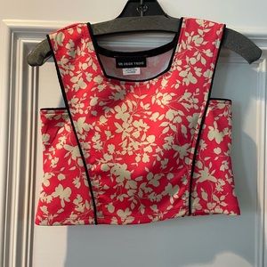 Un Deaux Trois pink floral cropped top